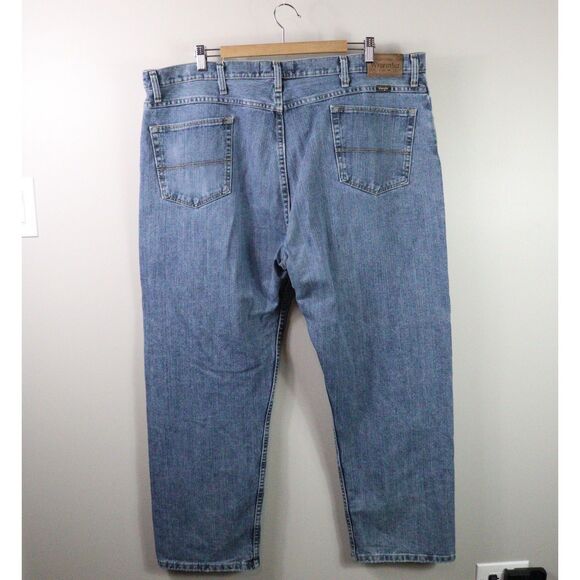 VGC Wrangler relaxed Fit Mens Jeans size 42 x 30 - Picture 2 of 5